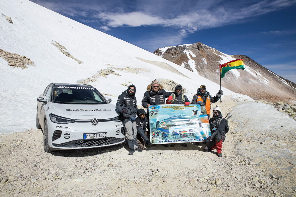 lg-energy-solution-battery-powers-successful-guinness-world-records-attempt-for-the-highest-altitude-achieved-in-an-electric-vehicle_2.jpg