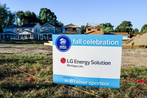 lg-energy-solution-and-lakeshore-habitat-for-humanity-team-up-to-build-home-for-navy-veteran-in-michigan_2.jpg