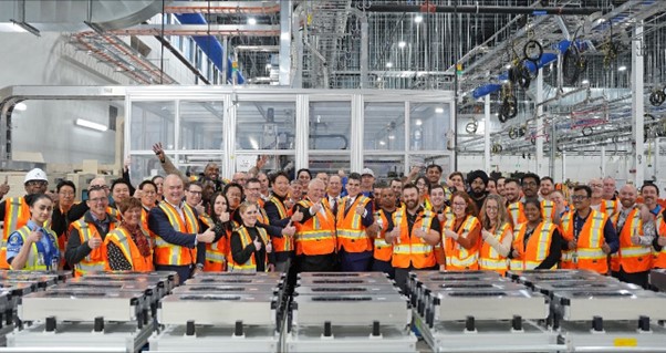Premier Ford, Peter Bethlenfalvy (Ontario’s Minister of Finance), Andrew Dowie (Member of Provincial Parliament of Ontario) pose with NextStar Energy employees