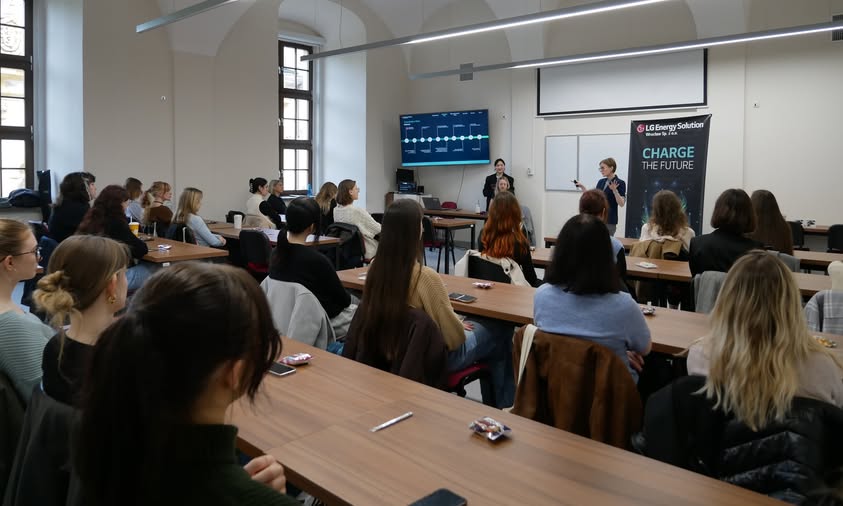 Interpretation Workshop with the Korean Studies Department at the University of Wroclaw (Source: LG Energy Solution Wroclaw Facebook)