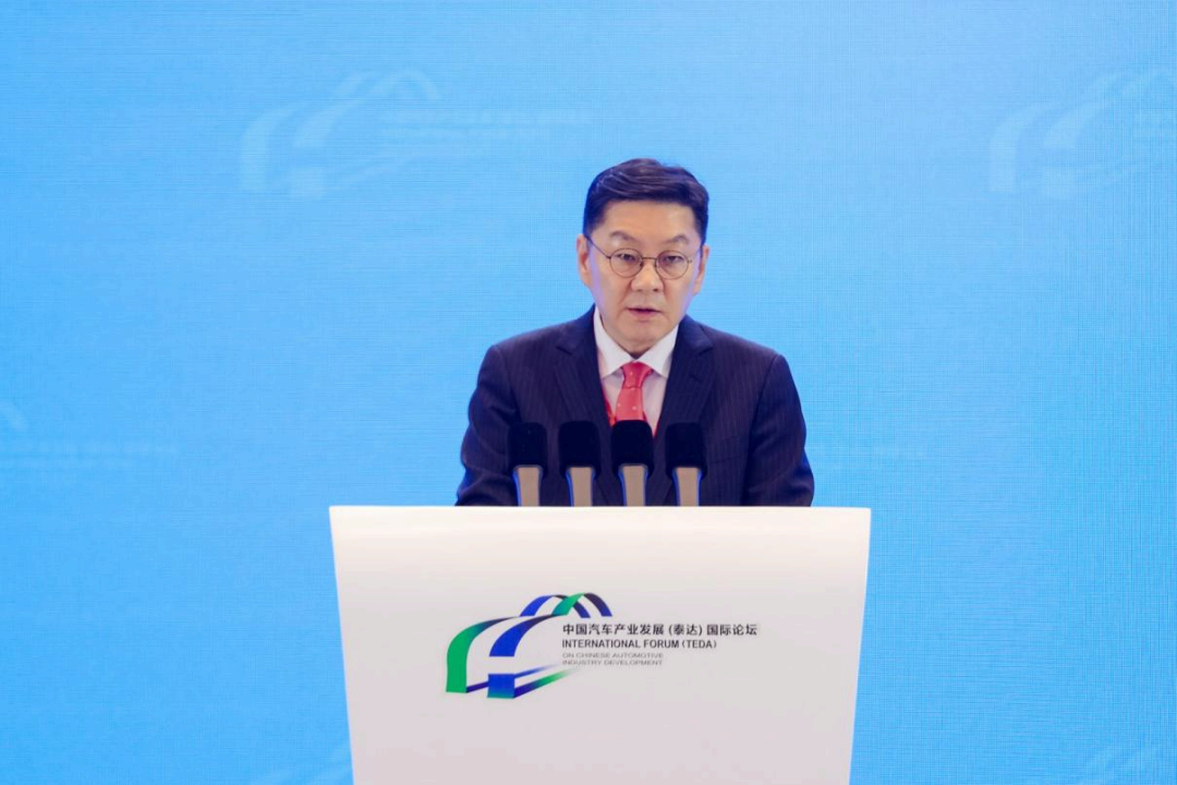 Dal Hoon Lee, Group Leader of Battery Management System R&D at LG Energy Solution, delivering a keynote speech (Source: TEDA)