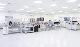 LG Energy Solution Wroclaw builds a quality-centered culture through safety training held in the Quality Experience Room, a dedicated space for employee education. The company guarantees the highest product standards through comprehensive tests conducted at its state-of-the-art Test & Validation Lab.