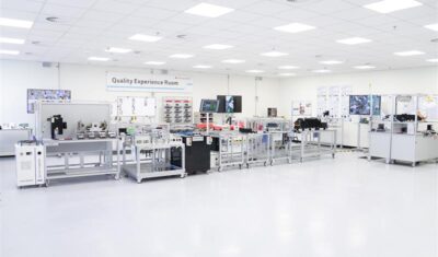 LG Energy Solution Wroclaw builds a quality-centered culture through safety training held in the Quality Experience Room, a dedicated space for employee education. The company guarantees the highest product standards through comprehensive tests conducted at its state-of-the-art Test & Validation Lab.