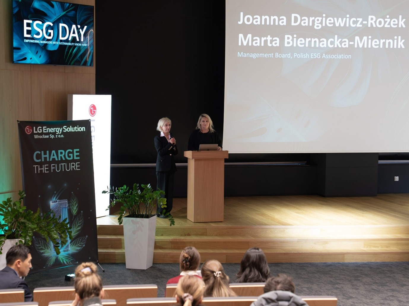 Joanna Dargiewicz-Rozek and Marta Biernacka-Miernik
from the Polish ESG Association
(Source: LG Energy Solution Wroclaw)
